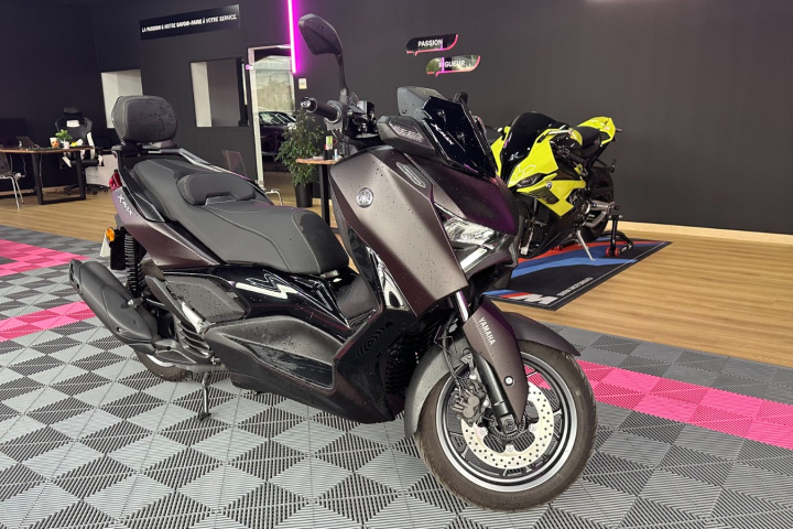 Yamaha X-MAX