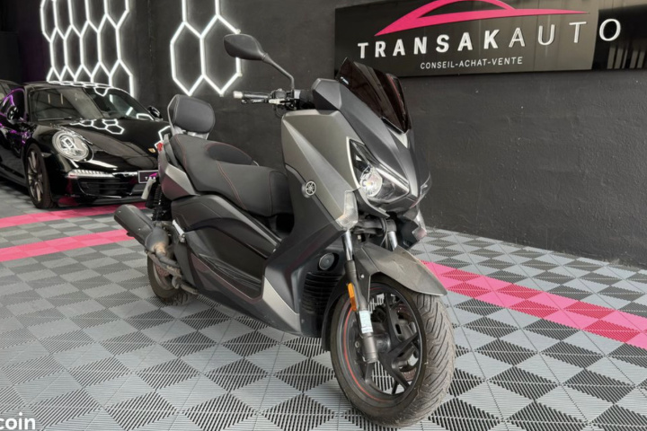 YAMAHA X-MAX