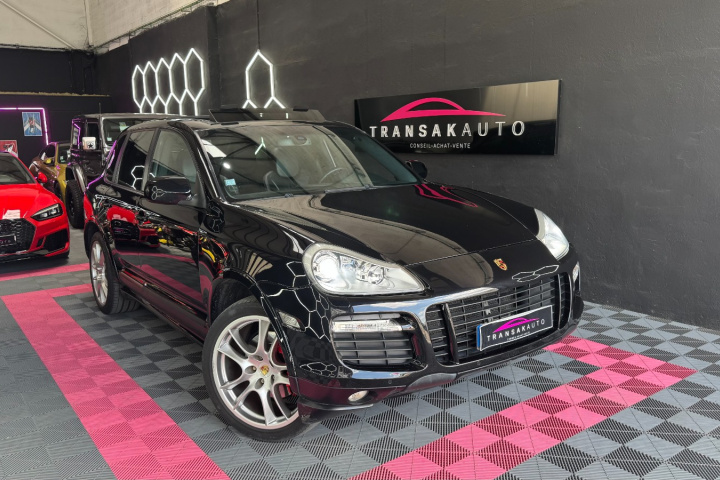 PORSCHE CAYENNE