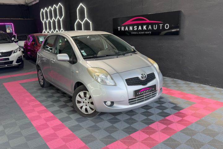 TOYOTA YARIS II