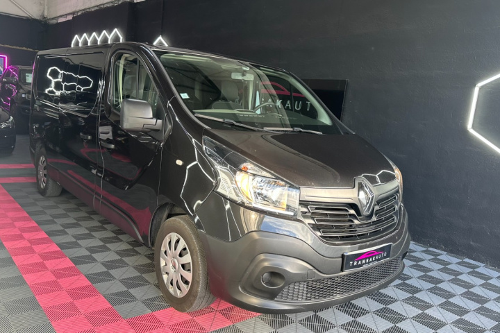 RENAULT TRAFIC CABINE APPROFONDIE