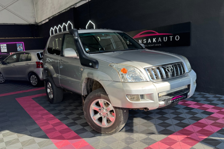TOYOTA LAND CRUISER