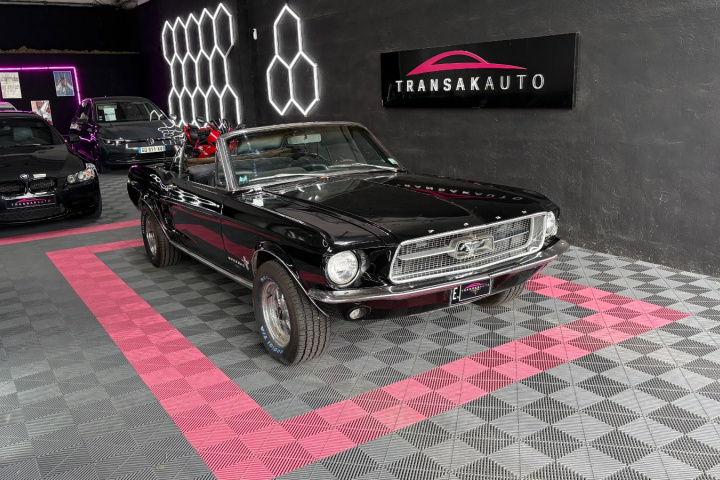FORD MUSTANG